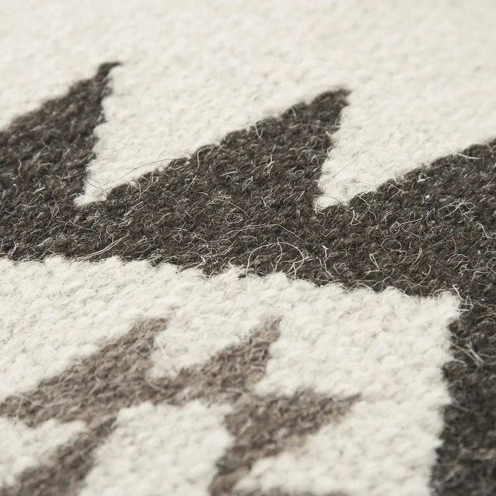 Cream Beige Classic Ikat Pattern Throw Pillow - Homeroots - Flyclothing LLC