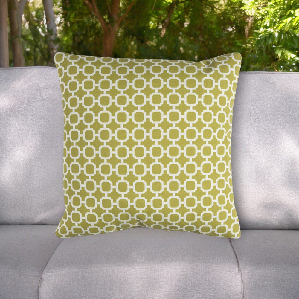 22" Green and White Quatrefoil Indoor Outdoor Throw Pillow - Homeroots