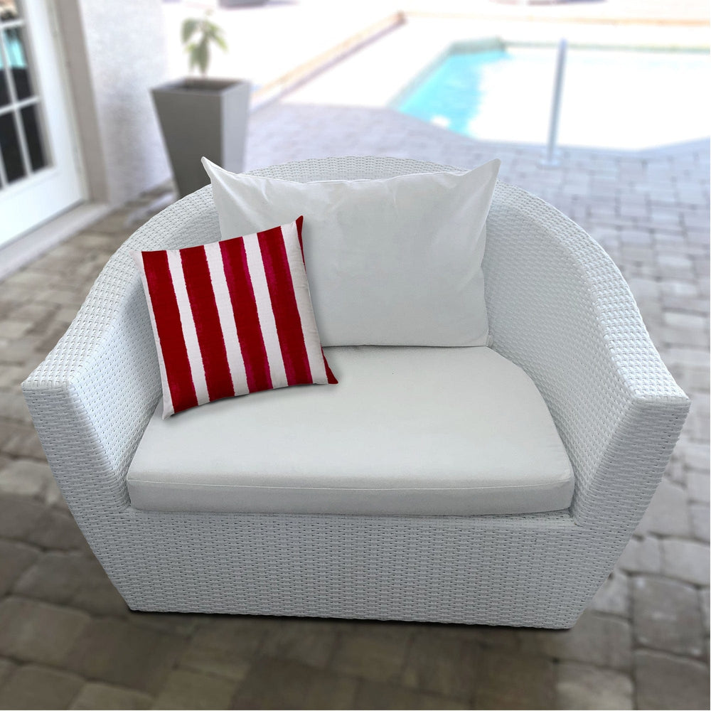 20" X 20" Hot White Blown Seam Striped Throw Indoor Outdoor Pillow - Homeroots - Flyclothing LLC