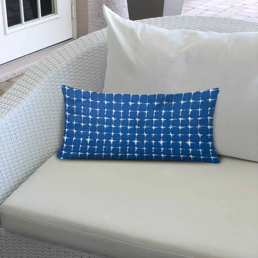 24" X 36" Blue And White Enveloped Gingham Lumbar Indoor Outdoor Pillow - Homeroots - Flyclothing LLC