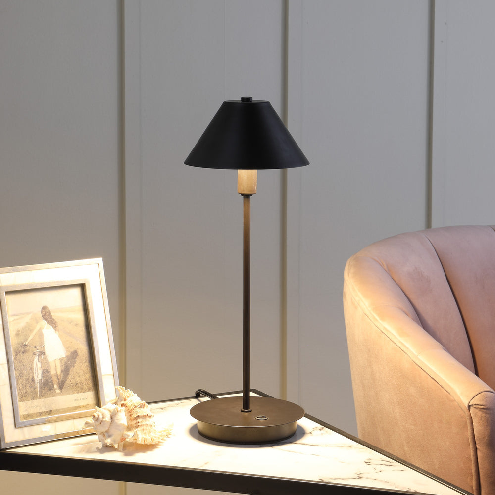 18" Black Metal Bedside Table Lamp With Black Cone Shade - Homeroots - Flyclothing LLC