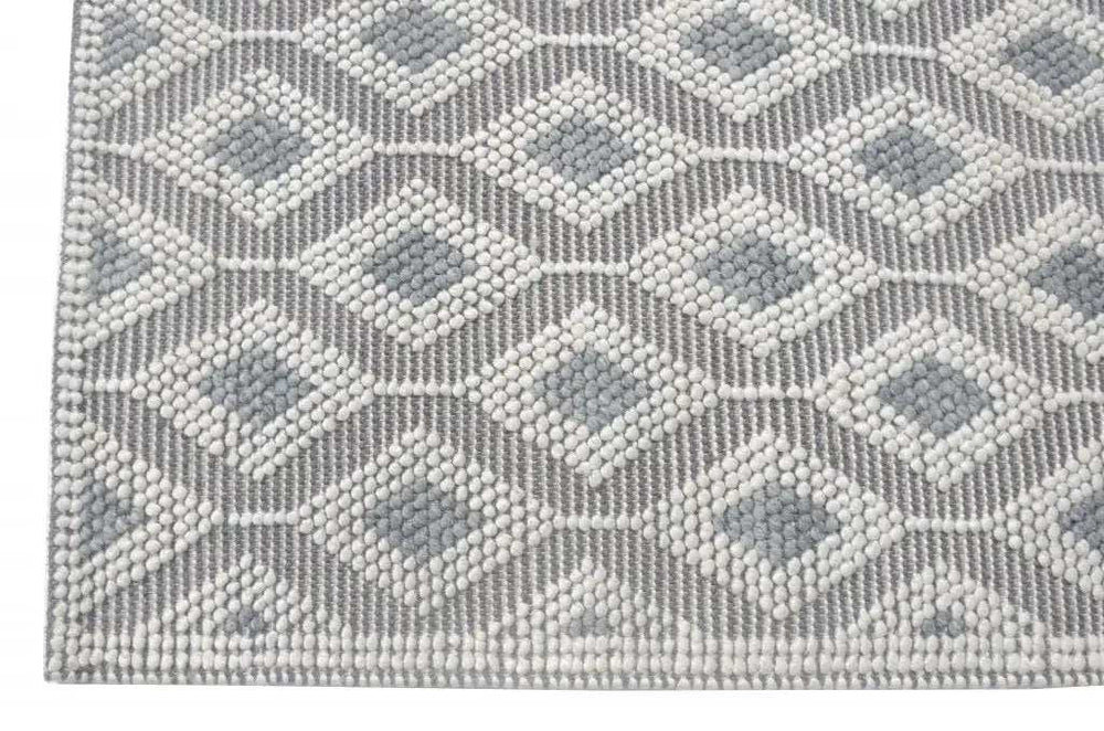 5' X 7' Gray and Ivory Geometric Handmade Area Rug - Homeroots - Flyclothing LLC