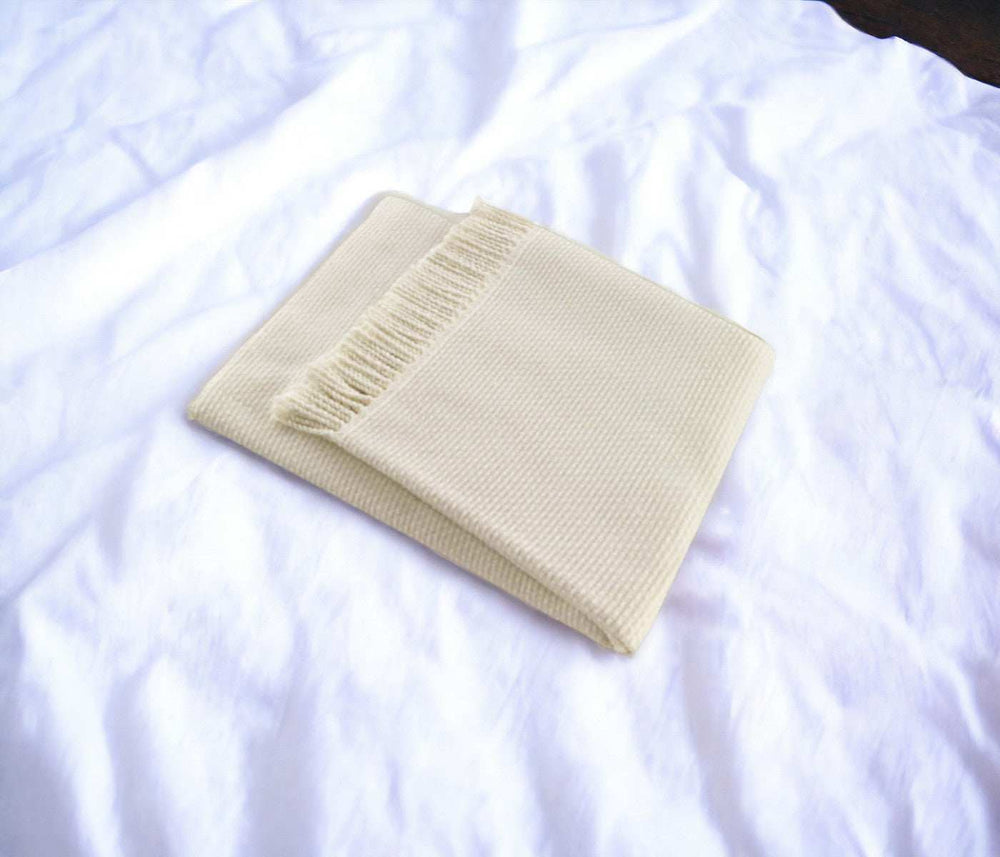 Soft Creamy White Links Pattern Throw Blanket - Homeroots - Flyclothing LLC