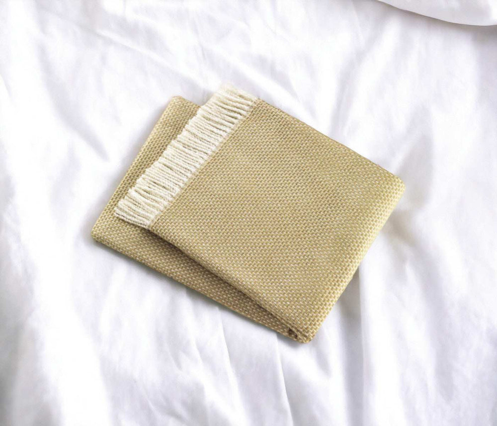 Soft Yellow Stone Links Pattern Throw Blanket - Homeroots - Flyclothing LLC