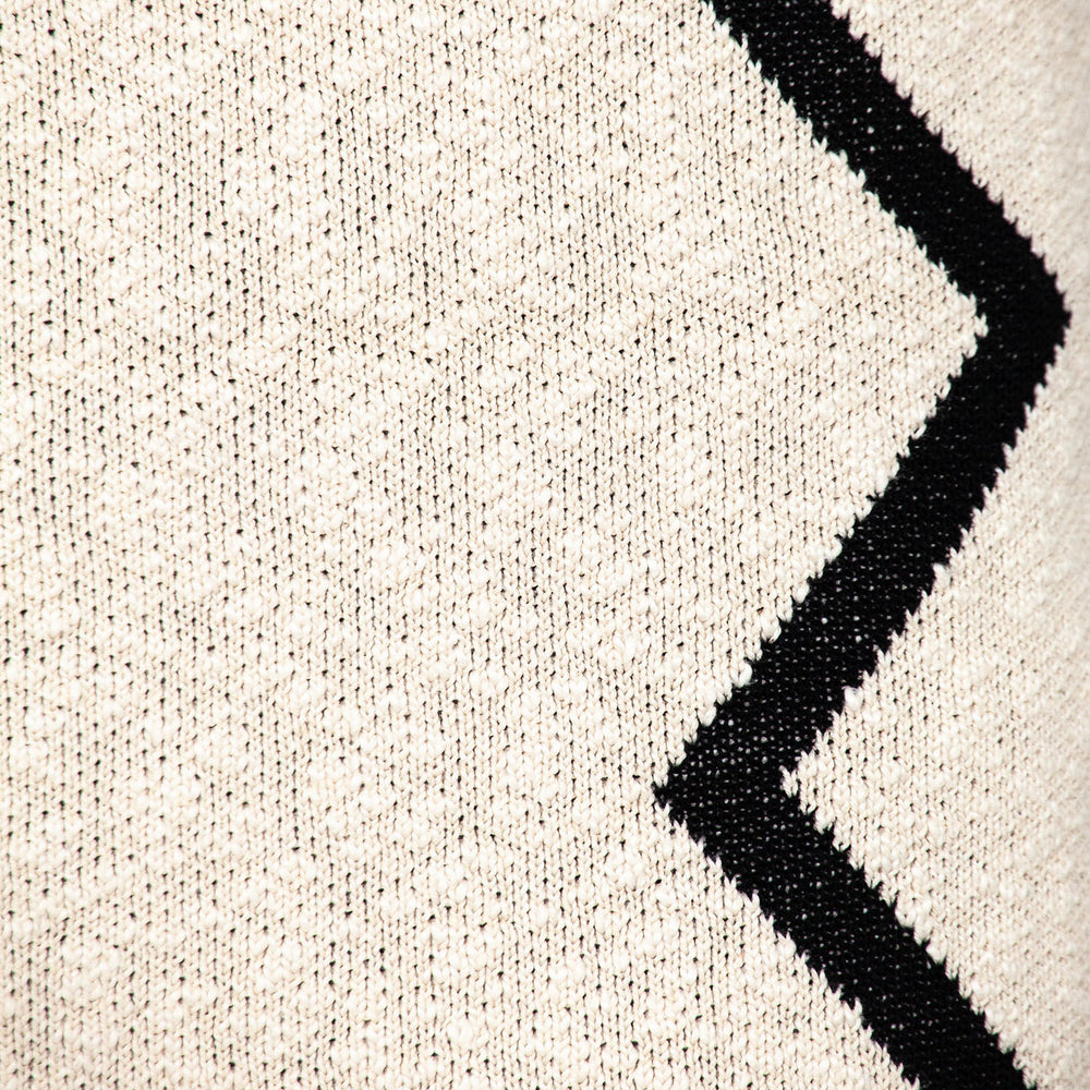 20" x 20" Black and Cream Zigzag Pattern Square Accent Throw Pillow with Tassel - Homeroots - Flyclothing LLC