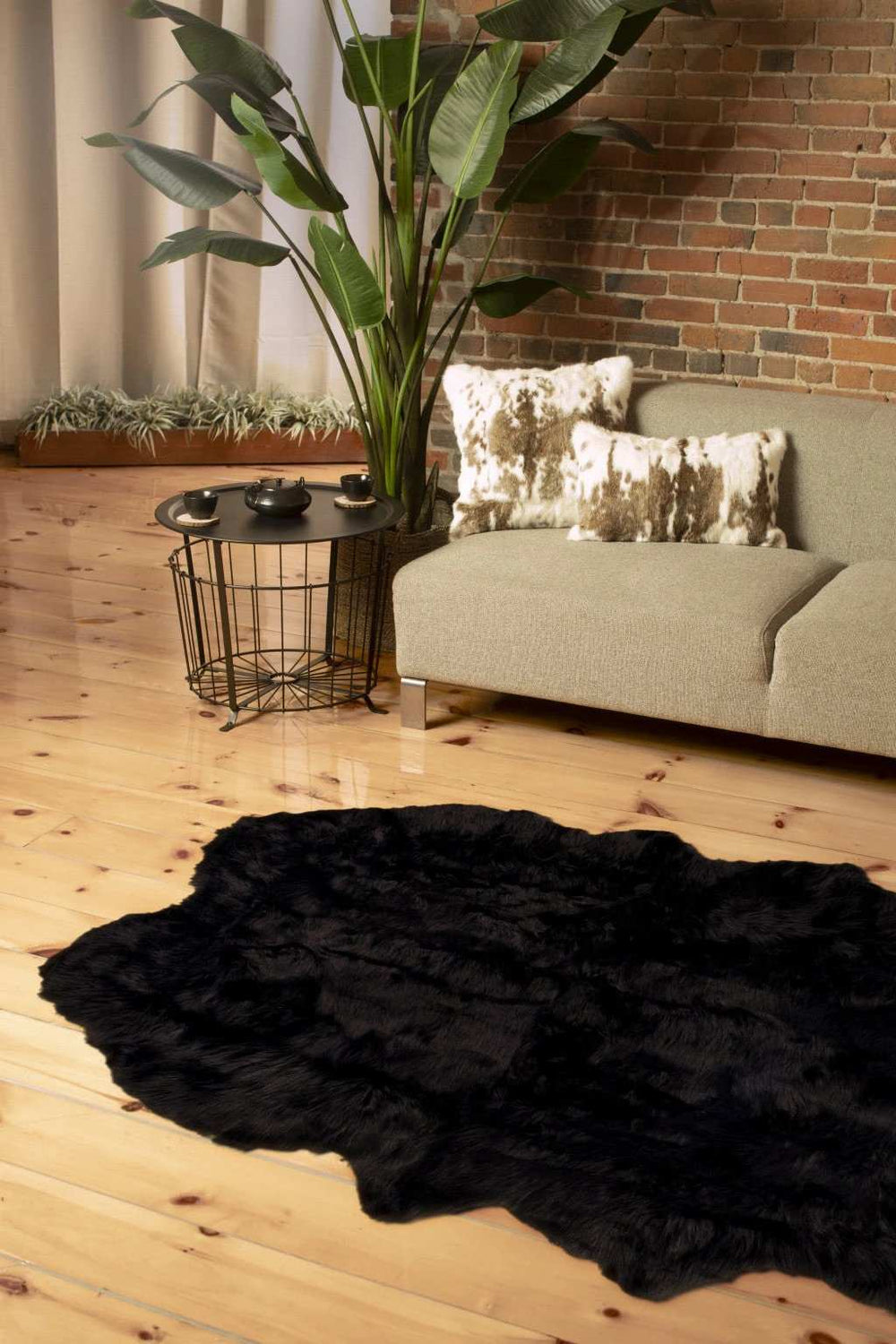 4' X 6' Black Faux Fur Washable Non Skid Area Rug - Homeroots - Flyclothing LLC
