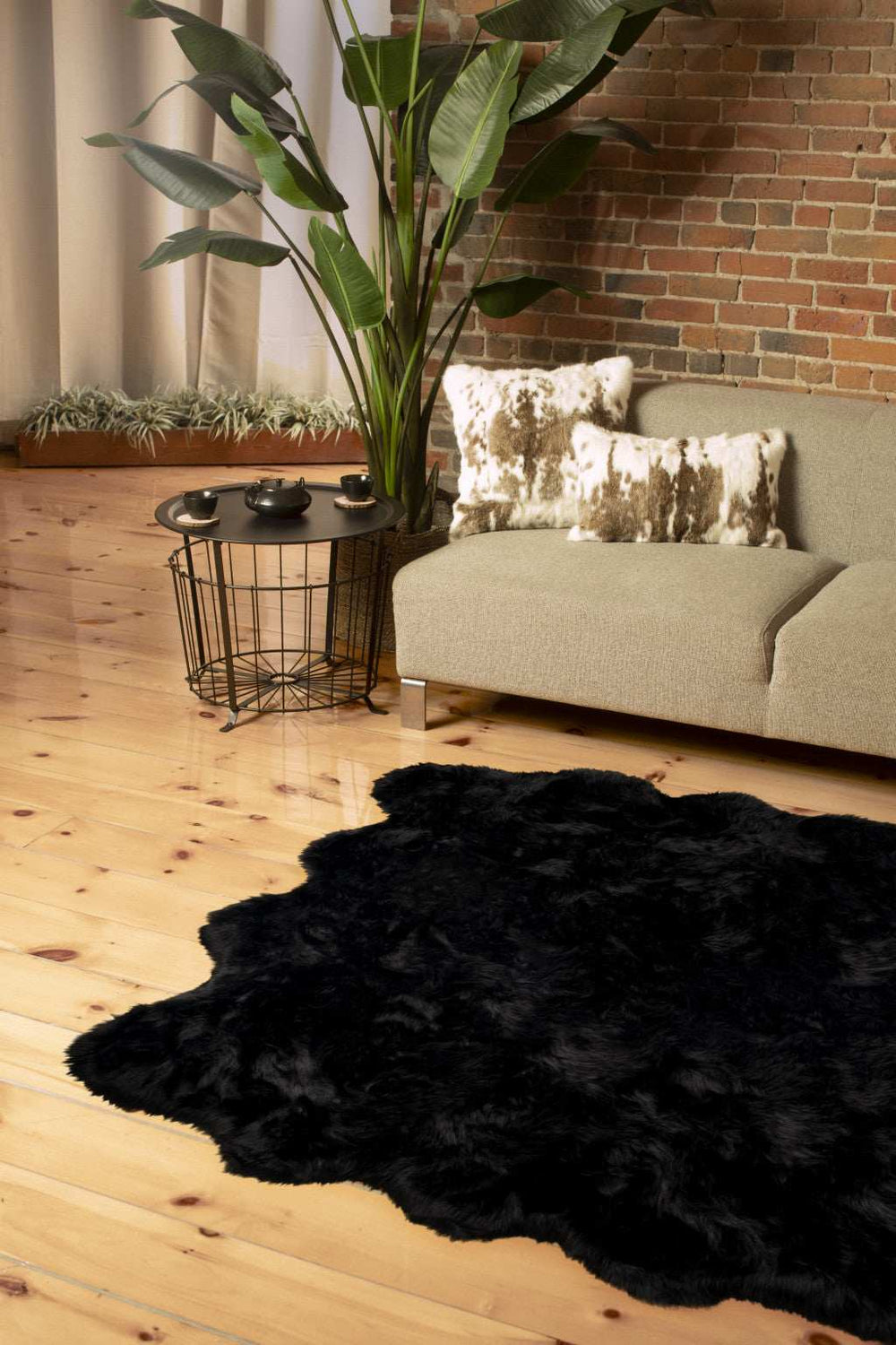6' X 6' Black Faux Fur Washable Non Skid Area Rug - Homeroots - Flyclothing LLC