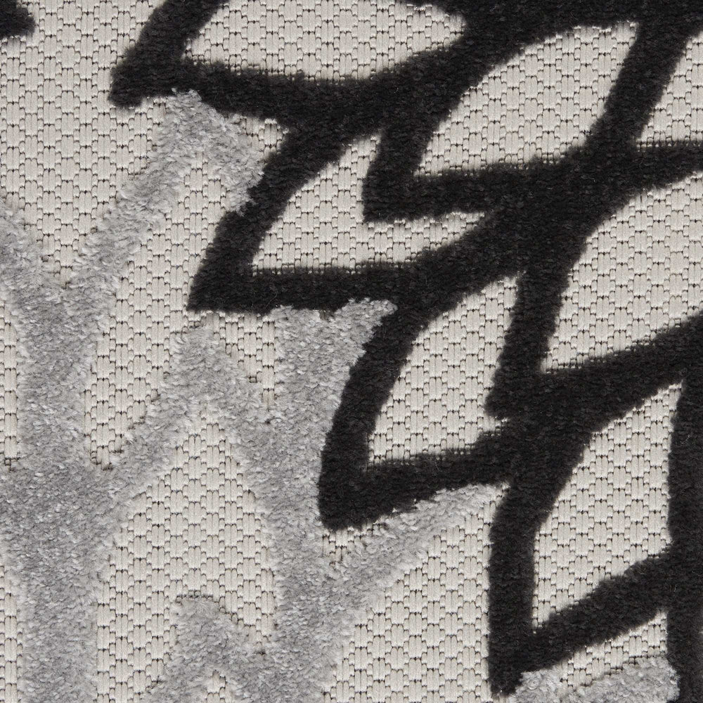 3' X 4' Black And White Floral Non Skid Indoor Outdoor Area Rug - Homeroots - Flyclothing LLC