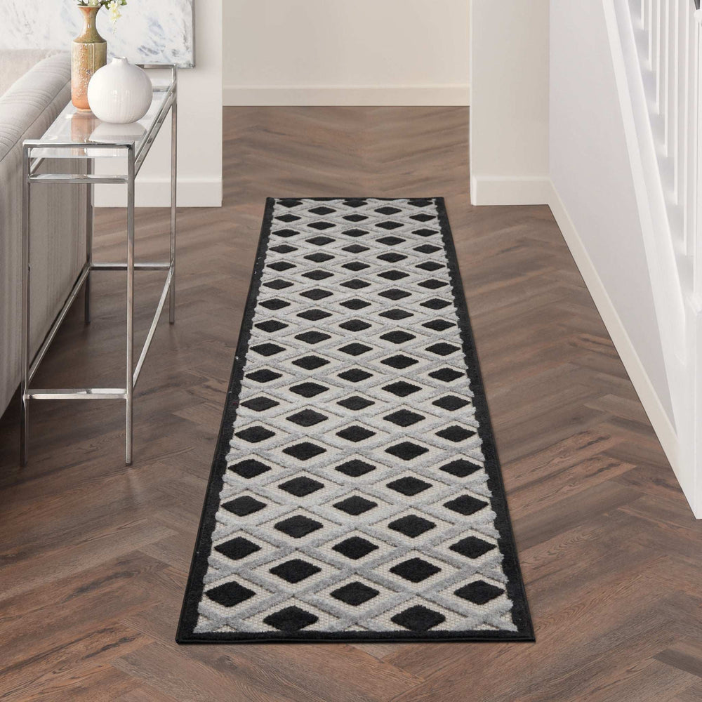 2' X 12' Black And White Gingham Non Skid Indoor Outdoor Runner Rug - Homeroots - Flyclothing LLC