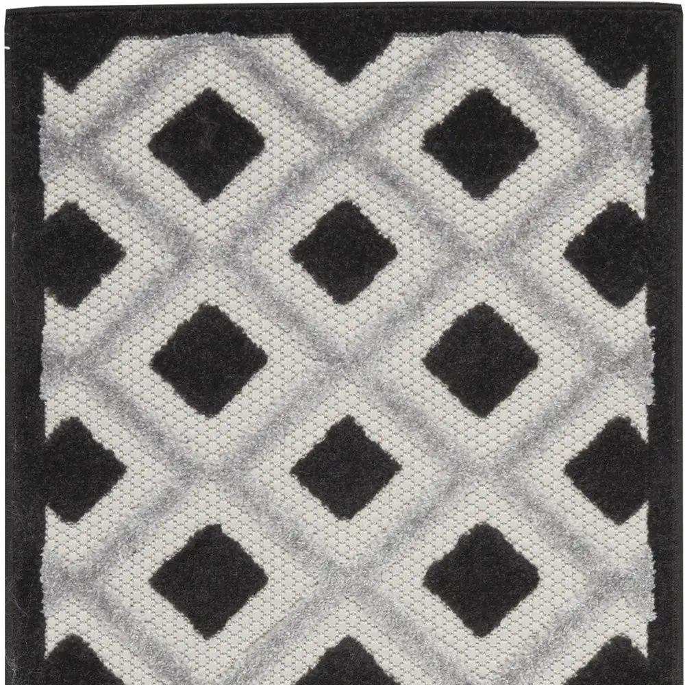 2' X 8' Black And White Gingham Non Skid Indoor Outdoor Runner Rug - Homeroots - Flyclothing LLC