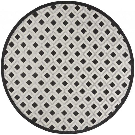 8' X 8' Black And White Round Gingham Non Skid Indoor Outdoor Area Rug - Homeroots - Flyclothing LLC