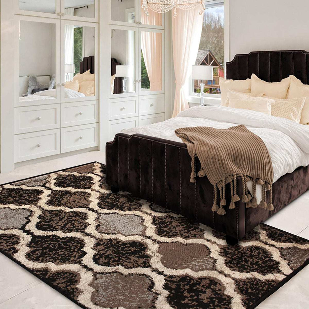 8' X 10' Chocolate Quatrefoil Power Loom Distressed Stain Resistant Area Rug - Homeroots - Flyclothing LLC