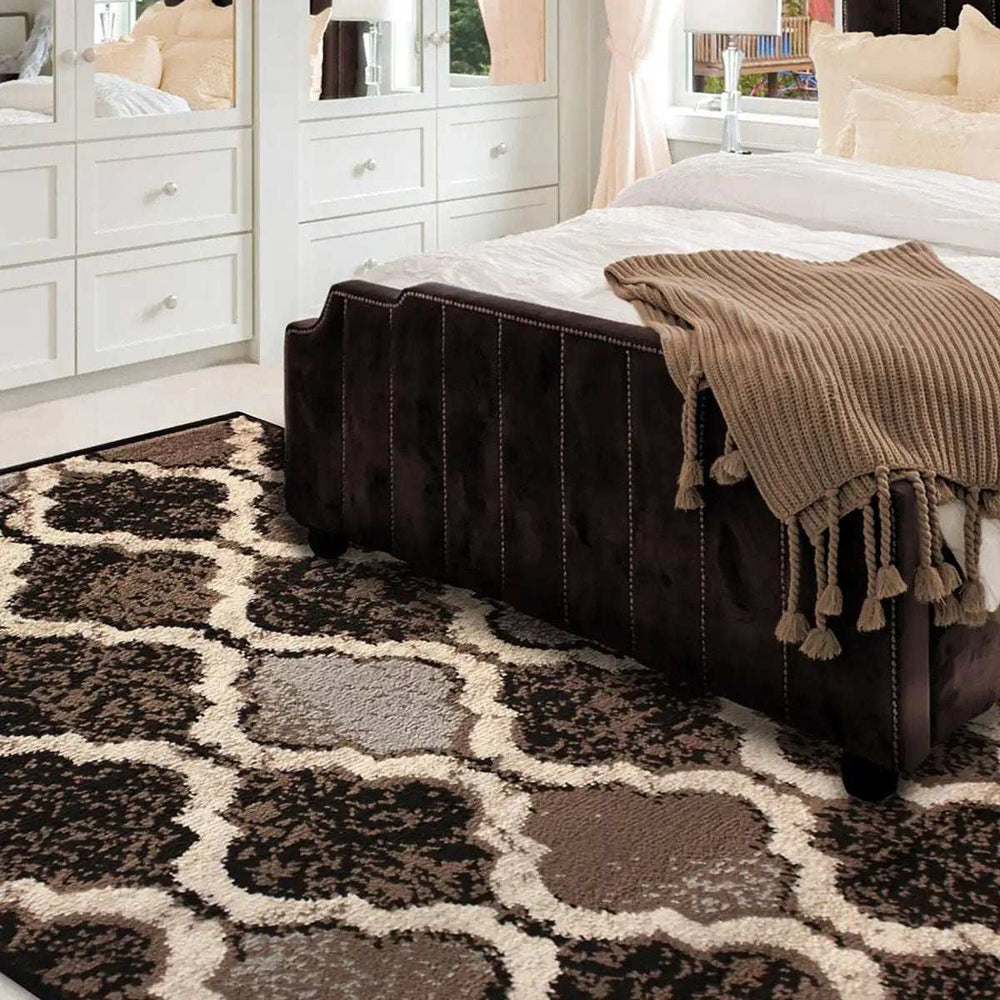 8' X 10' Chocolate Quatrefoil Power Loom Distressed Stain Resistant Area Rug - Homeroots - Flyclothing LLC