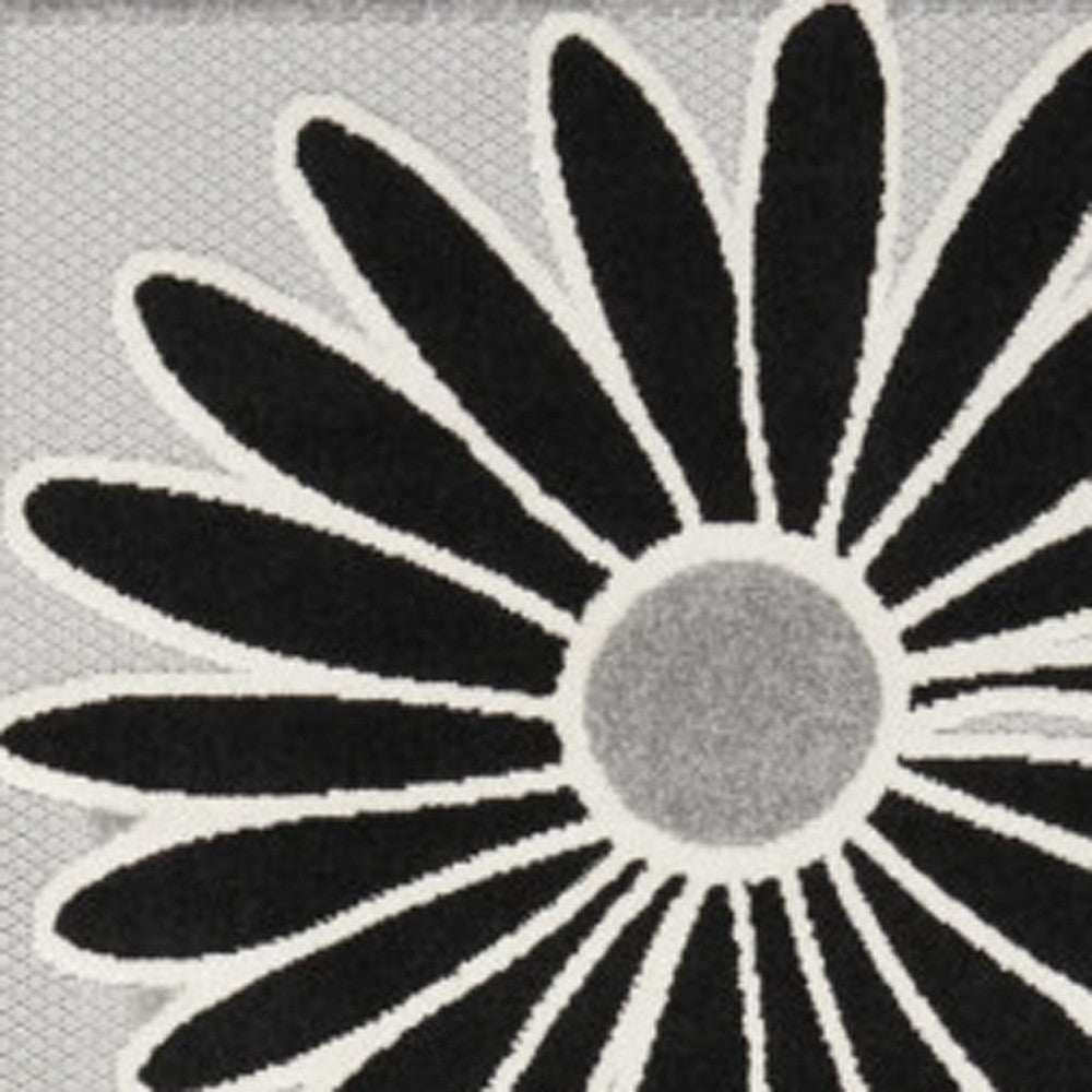 5' X 8' Black And White Floral Stain Resistant Non Skid Area Rug - Homeroots - Flyclothing LLC