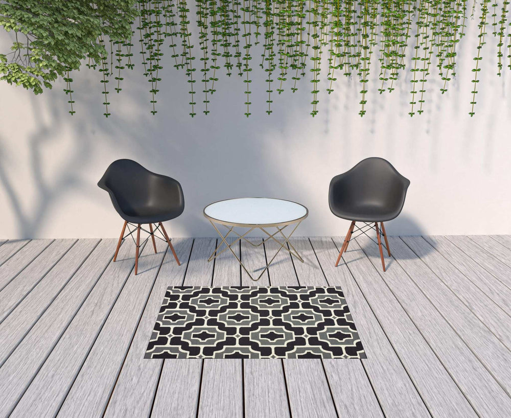 4' X 6' Black and Gray Geometric Stain Resistant Indoor Outdoor Area Rug - Homeroots - Flyclothing LLC