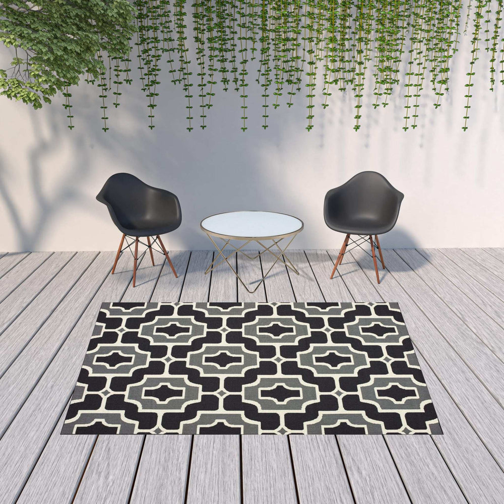7' X 10' Black and Gray Geometric Stain Resistant Indoor Outdoor Area Rug - Homeroots - Flyclothing LLC