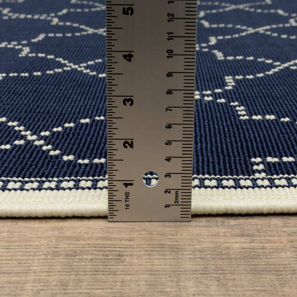 8' X 8' Blue and Ivory Round Geometric Stain Resistant Indoor Outdoor Area Rug - Homeroots - Flyclothing LLC