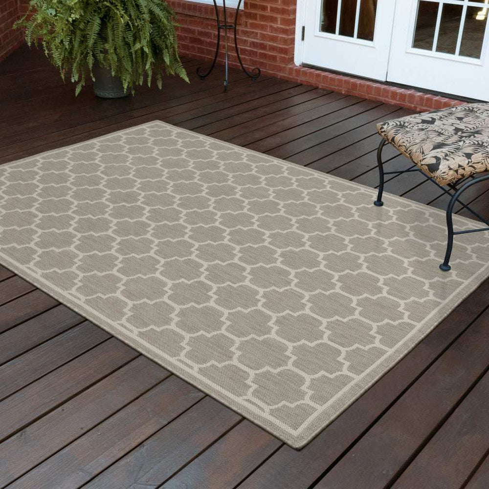 7' X 9' Gray and Ivory Geometric Stain Resistant Indoor Outdoor Area Rug - Homeroots - Flyclothing LLC