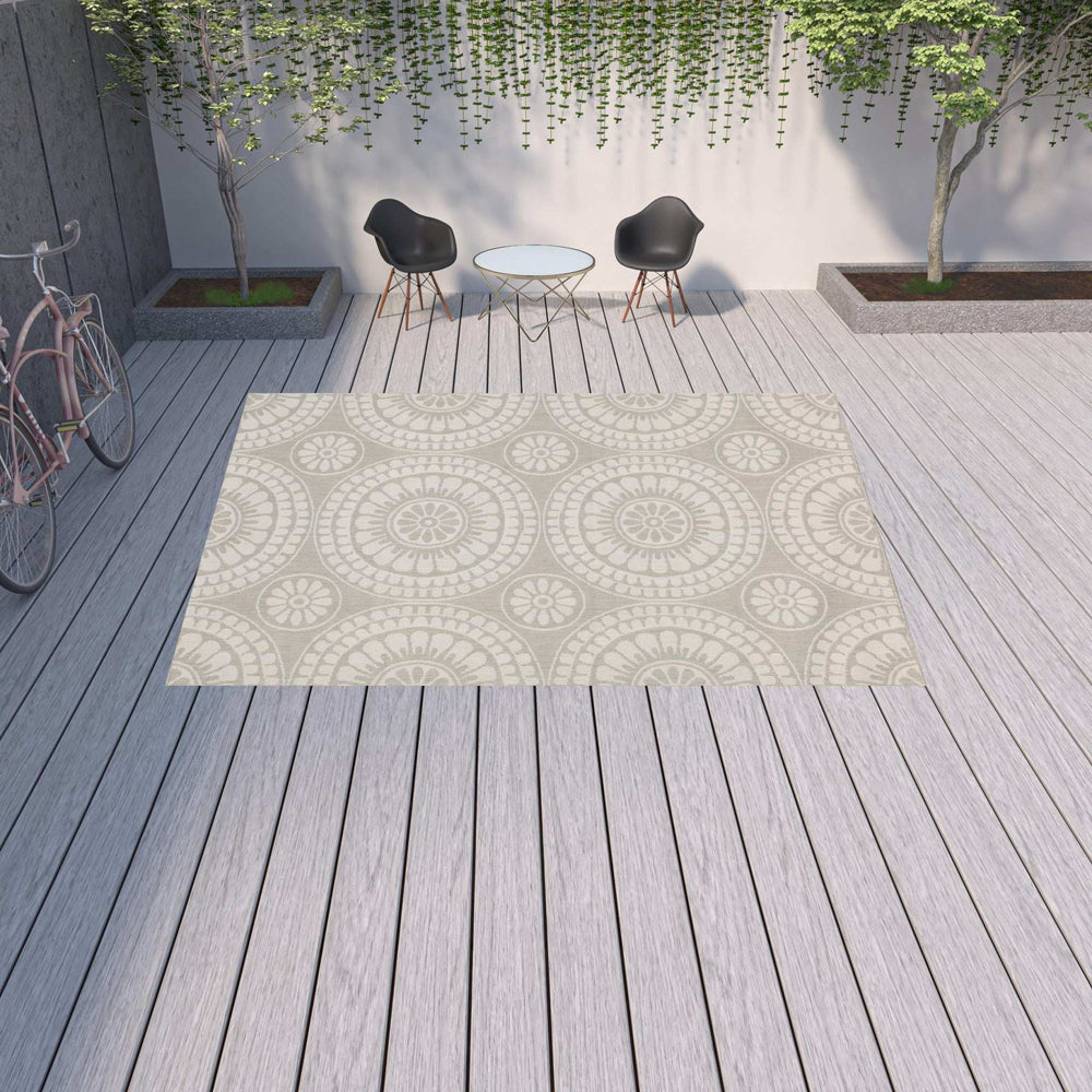 10' X 13' Gray and Ivory Geometric Stain Resistant Indoor Outdoor Area Rug - Homeroots - Flyclothing LLC