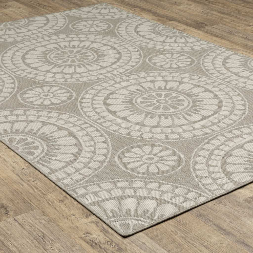 10' X 13' Gray and Ivory Geometric Stain Resistant Indoor Outdoor Area Rug - Homeroots - Flyclothing LLC