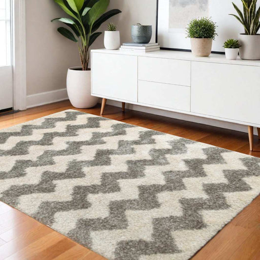 4' X 6' Grey And Ivory Geometric Shag Power Loom Stain Resistant Area Rug - Homeroots - Flyclothing LLC