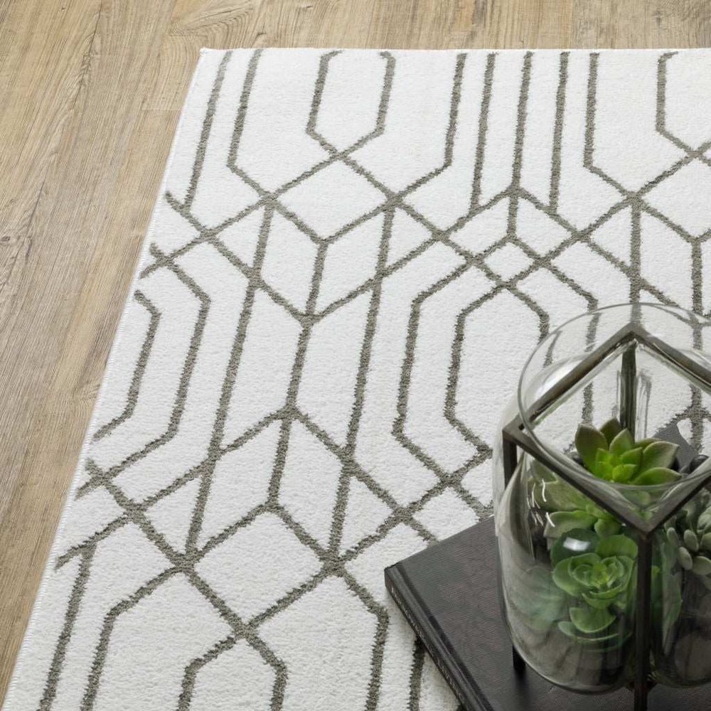 10' X 13' White And Grey Geometric Power Loom Stain Resistant Area Rug - Homeroots - Flyclothing LLC