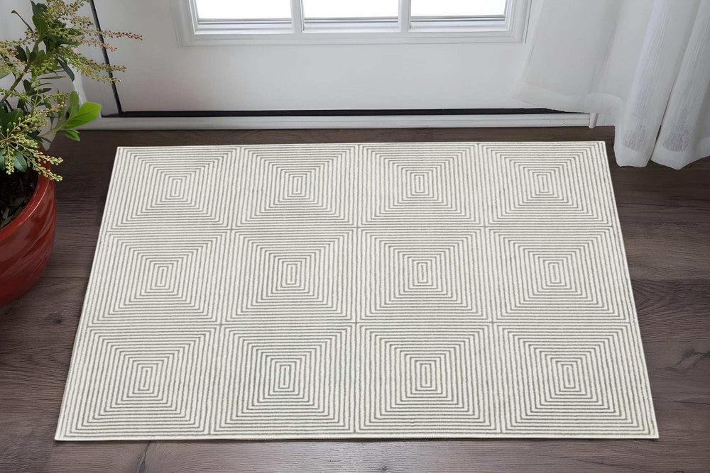 3' X 5' Grey And White Geometric Power Loom Stain Resistant Area Rug - Homeroots - Flyclothing LLC