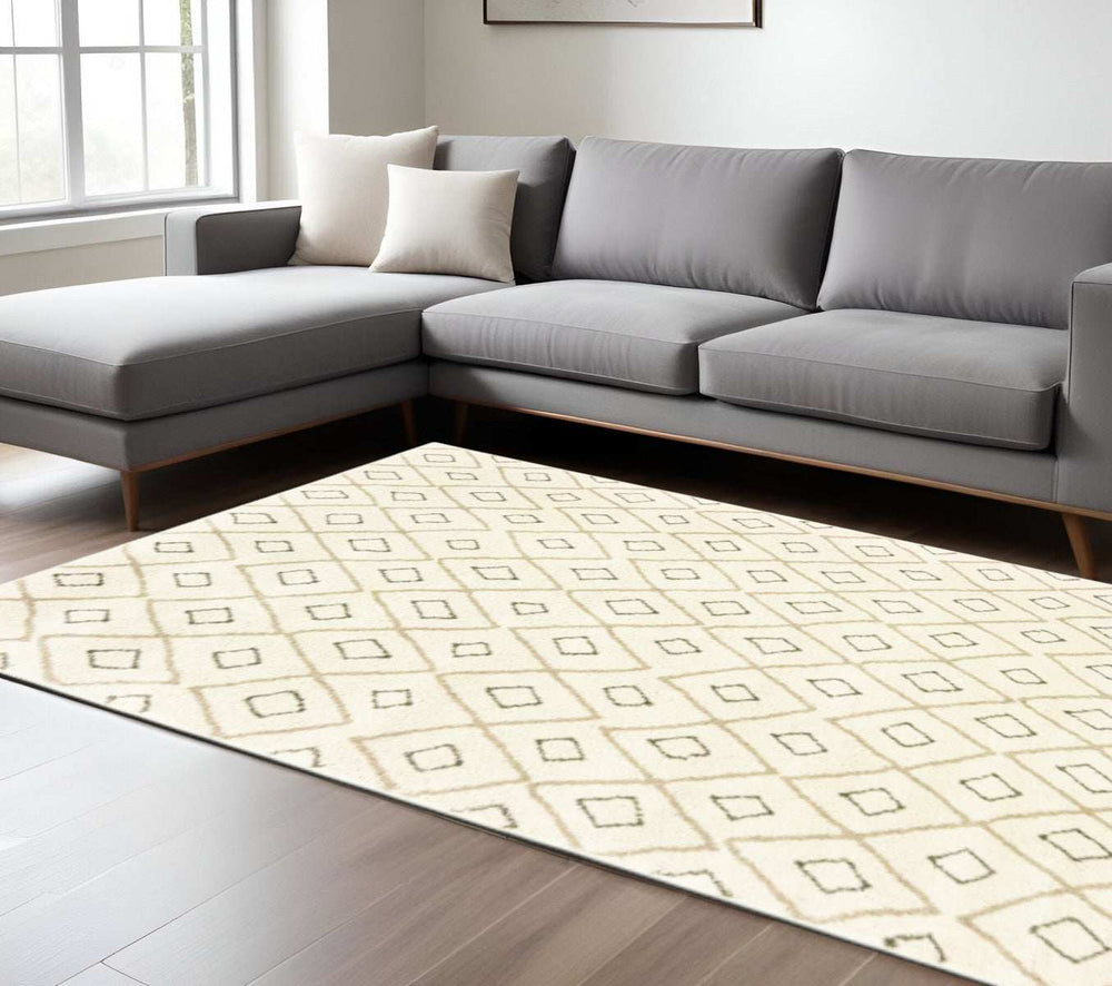 6' X 9' Sand Ash Grey And Ivory Geometric Power Loom Stain Resistant Area Rug - Homeroots - Flyclothing LLC