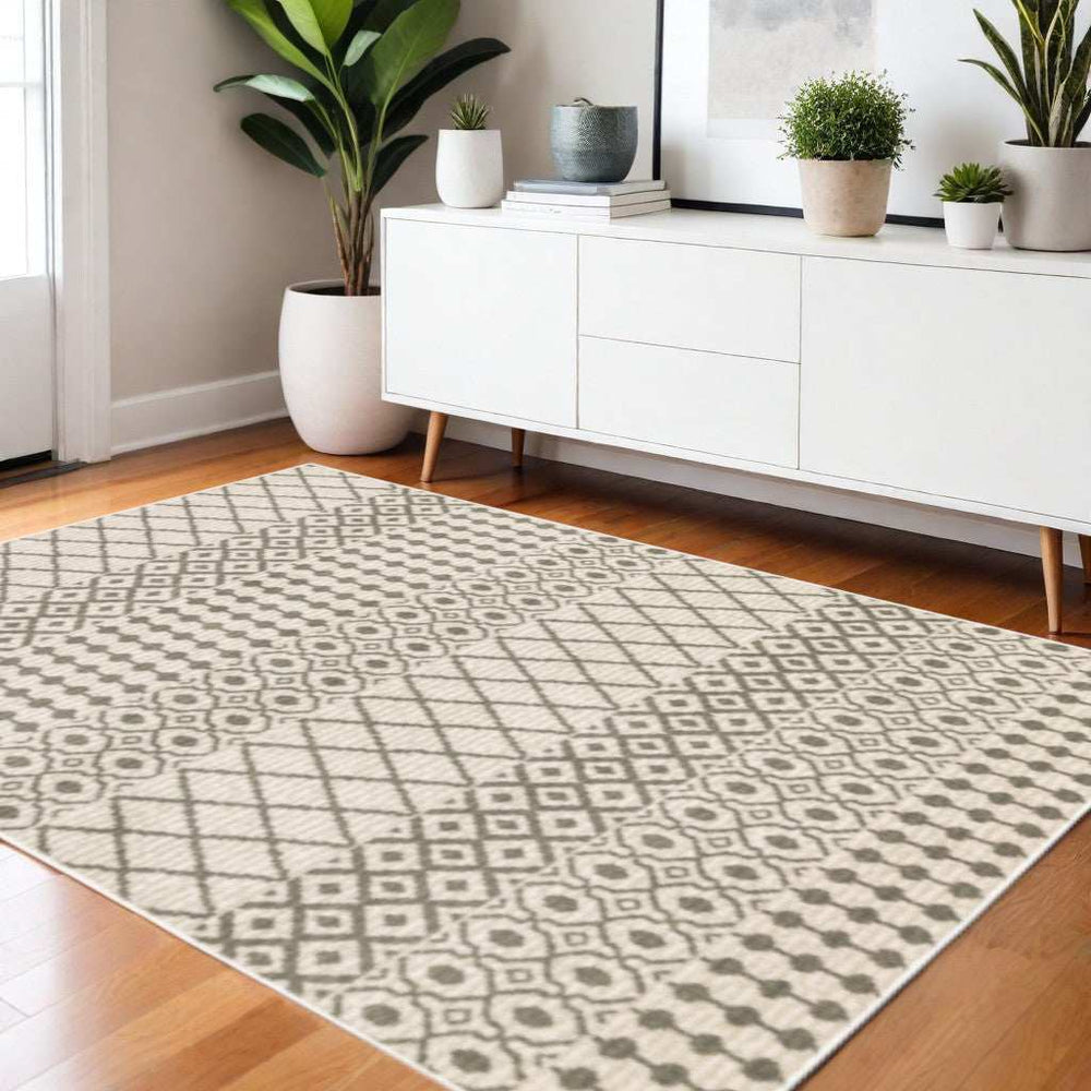 4' X 6' Ivory And Grey Geometric Power Loom Stain Resistant Area Rug - Homeroots - Flyclothing LLC
