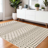 4' X 6' Ivory And Grey Geometric Power Loom Stain Resistant Area Rug - Homeroots - Flyclothing LLC