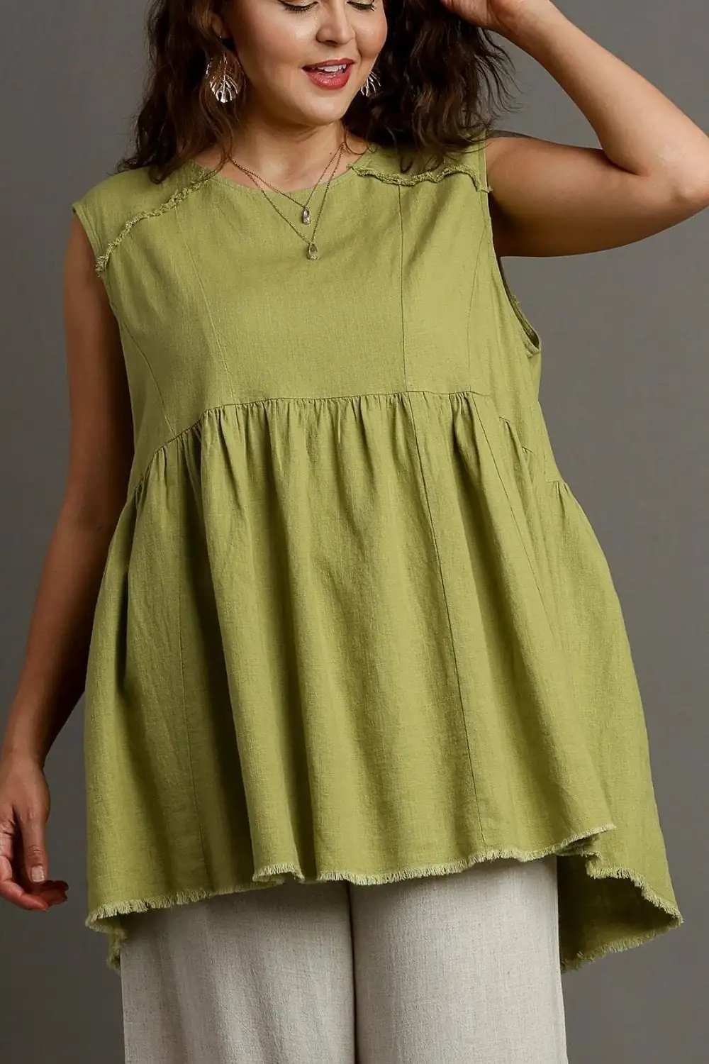 Umgee Full Size Raw Hem Linen Round Neck Sleeveless Top Plus Size - Trendsi - Flyclothing LLC