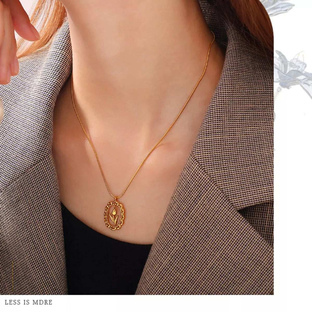 18K Gold-Plated Stainless Steel Flower Pendant Necklace - Trendsi - Flyclothing LLC