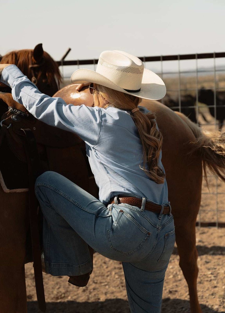 Women's Cowboygirl Blue Chambray Granddaddy Snap Shirt - Ely Cattleman - Flyclothing LLC