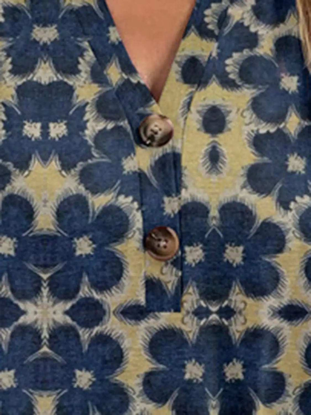 Full Size Printed Notched Short Sleeve Blouse - Trendsi - Flyclothing LLC