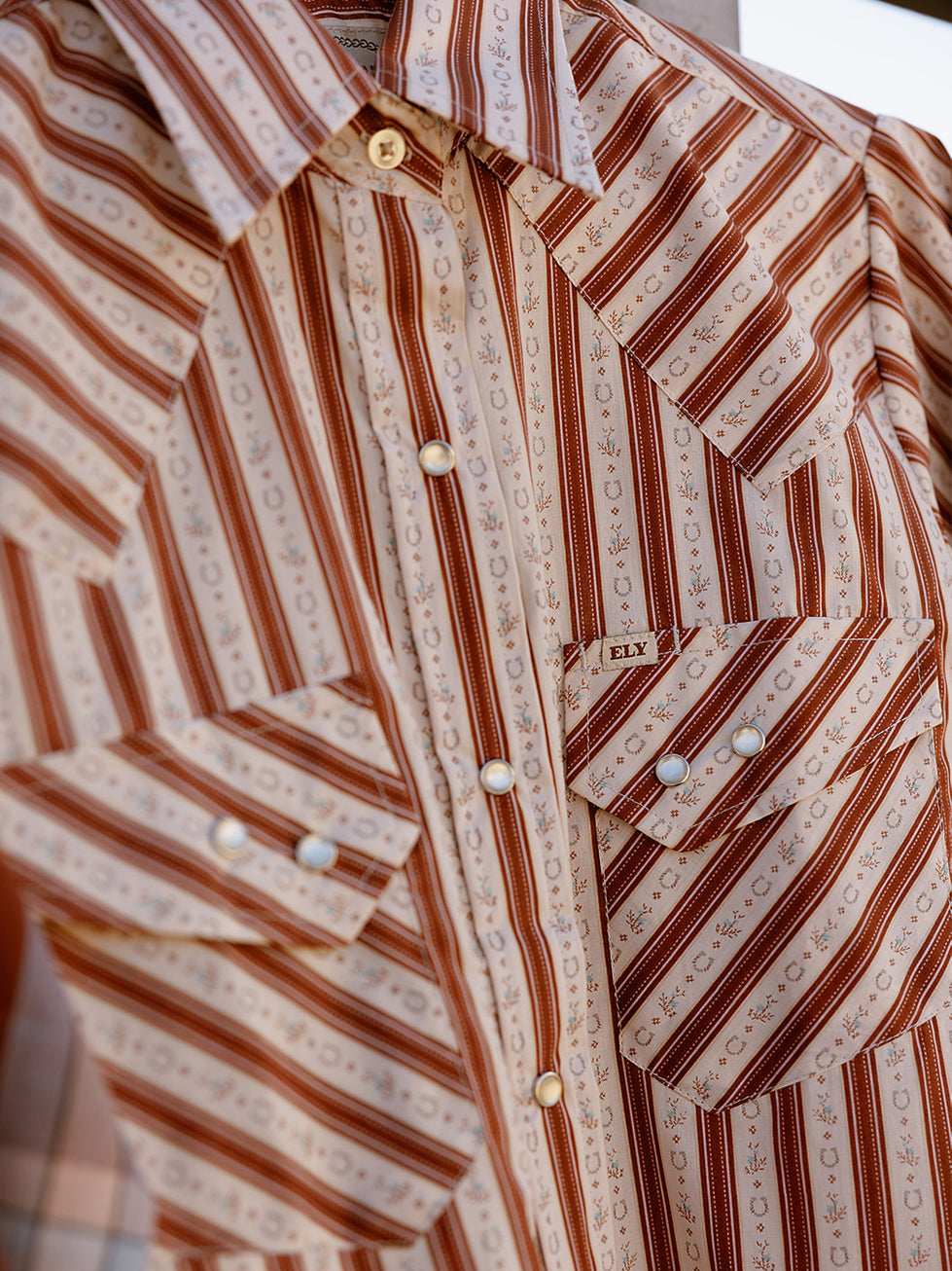 Women's Cowboygirl Ranch Rig Rust Horseshoe Stripe Print Granddaddy Snap Shirt - Ely Cattleman - Flyclothing LLC