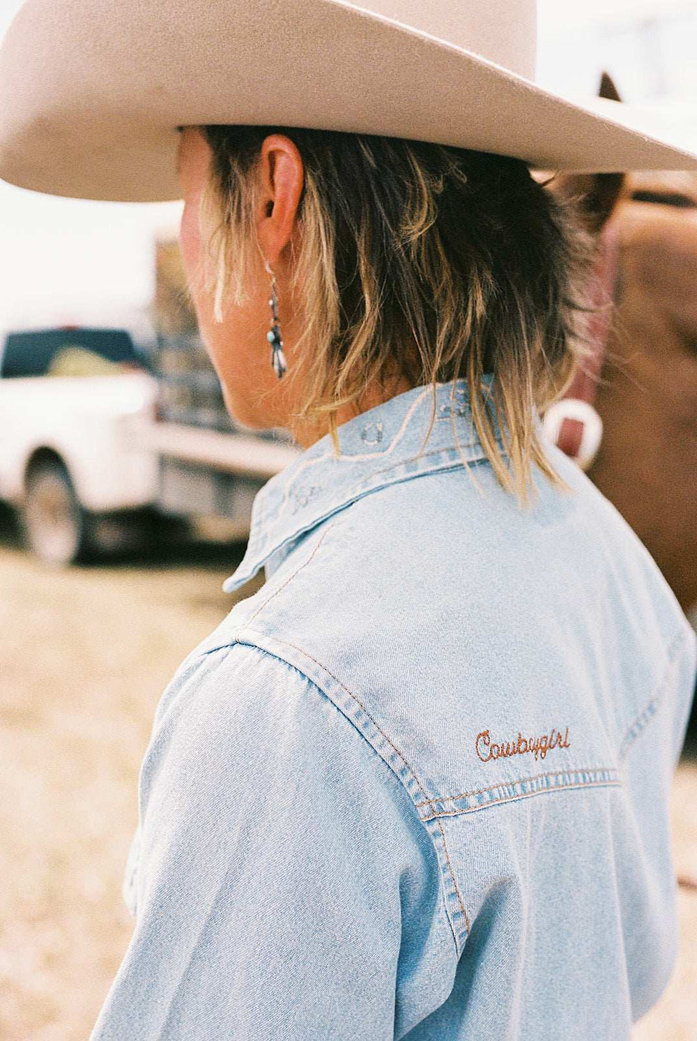 Women's Cowboygirl Light Wash Denim Shirt with Embroidery - Ely Cattleman - Flyclothing LLC
