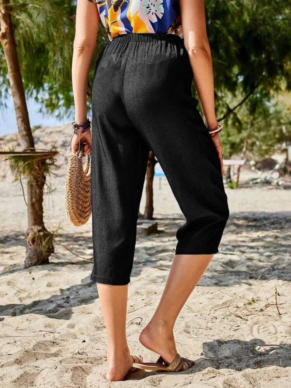 Pocketed Elastic Waist Capris - Trendsi - Flyclothing LLC