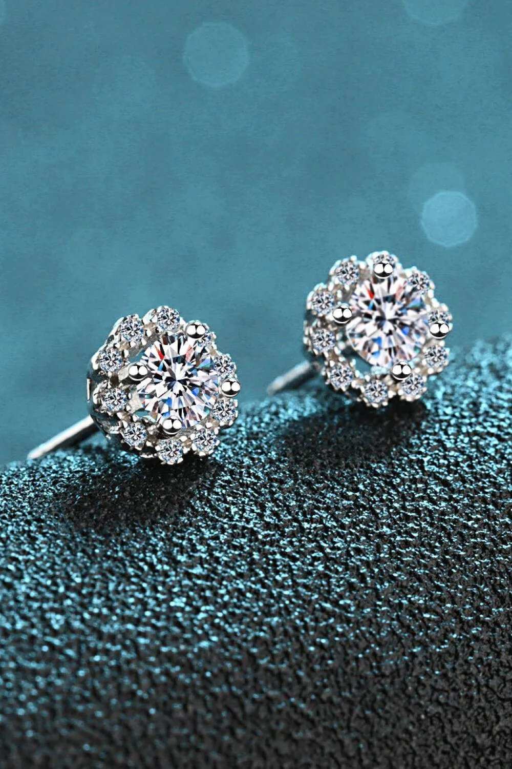 1 Carat Moissanite Floral-Shaped Stud Earrings - Trendsi - Flyclothing LLC