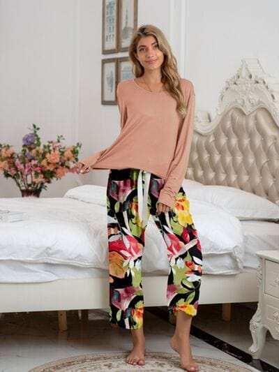 Round Neck Top and Printed Pants Lounge Set - Trendsi - Flyclothing LLC