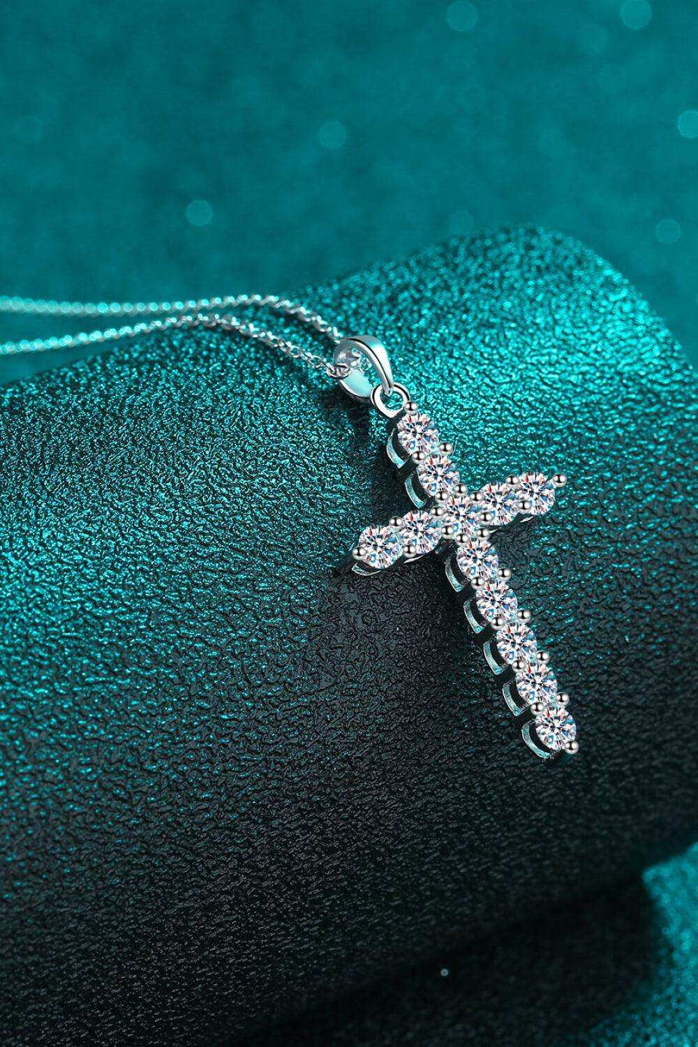 Moissanite Cross Pendant Chain Necklace - Trendsi - Flyclothing LLC