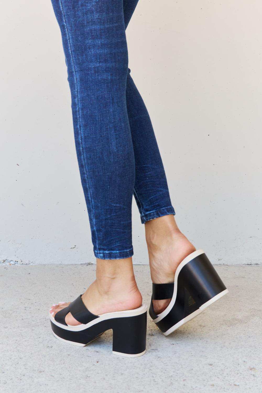 Weeboo Cherish The Moments Contrast Platform Sandals in Black - Trendsi - Flyclothing LLC