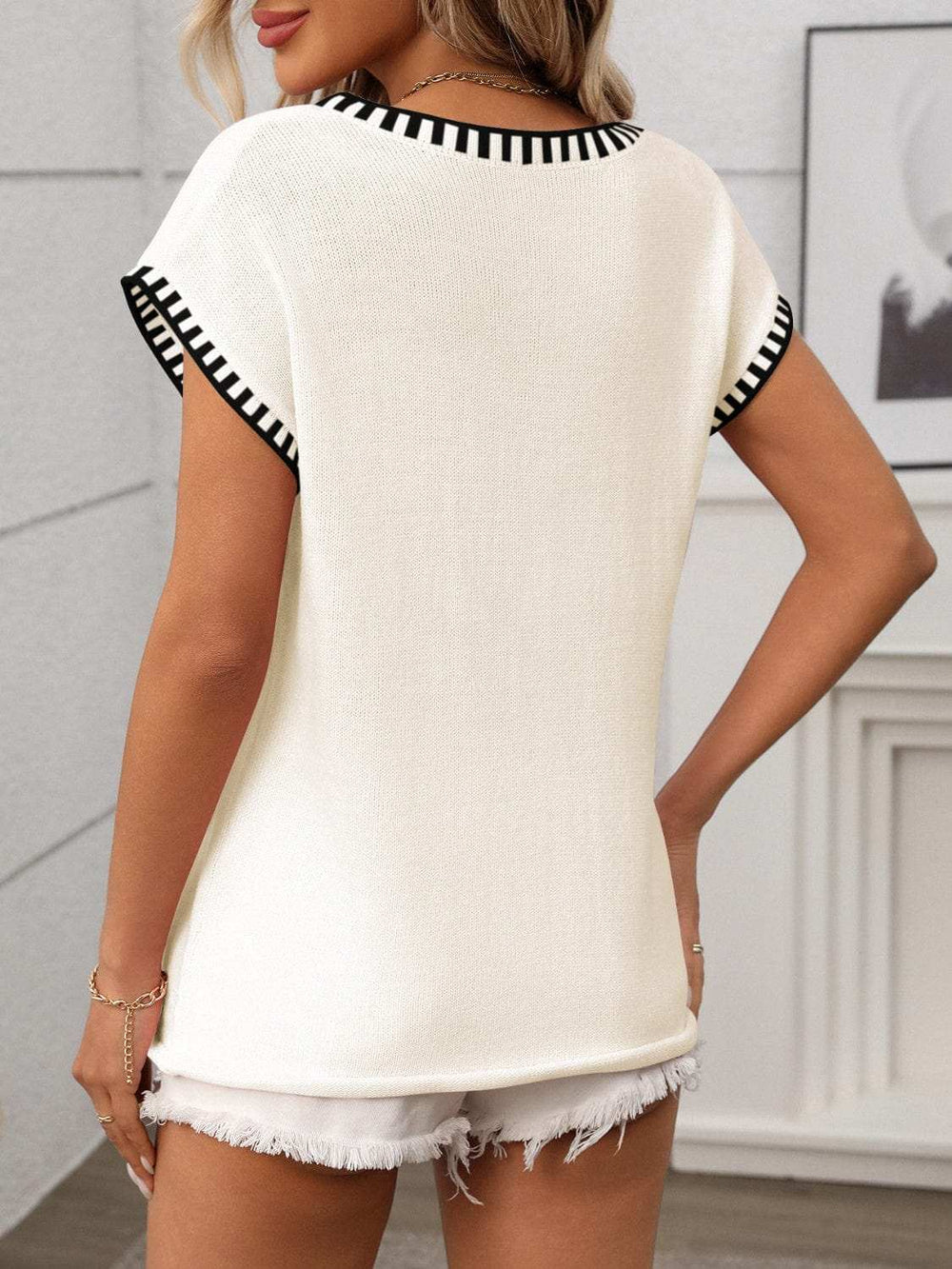 Contrast Trim V-Neck Short Sleeve Knit Top - Trendsi - Flyclothing LLC