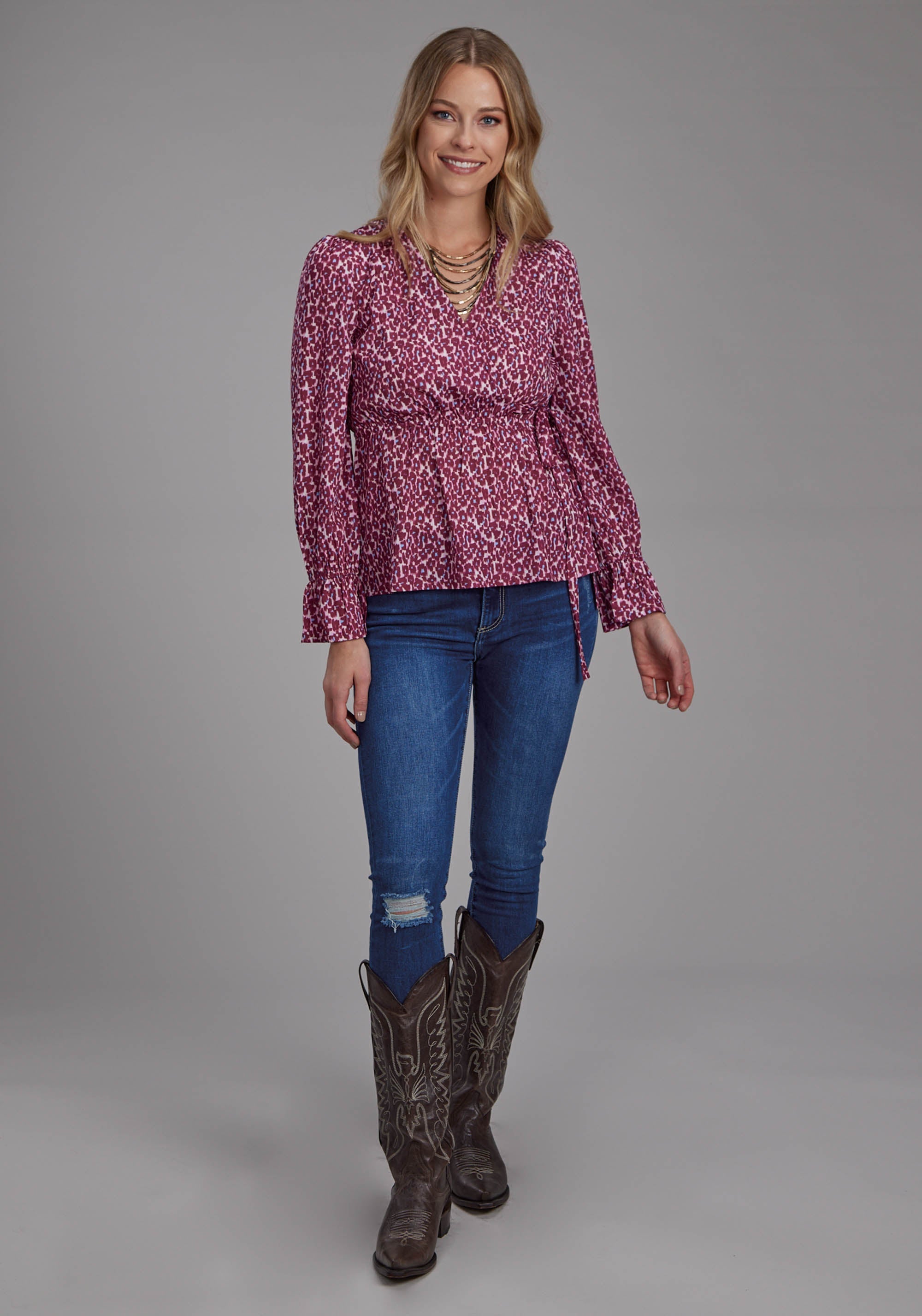 Roper Womens Leopard Print Poly Crepe Long Sleeve Pullover Western Shirt