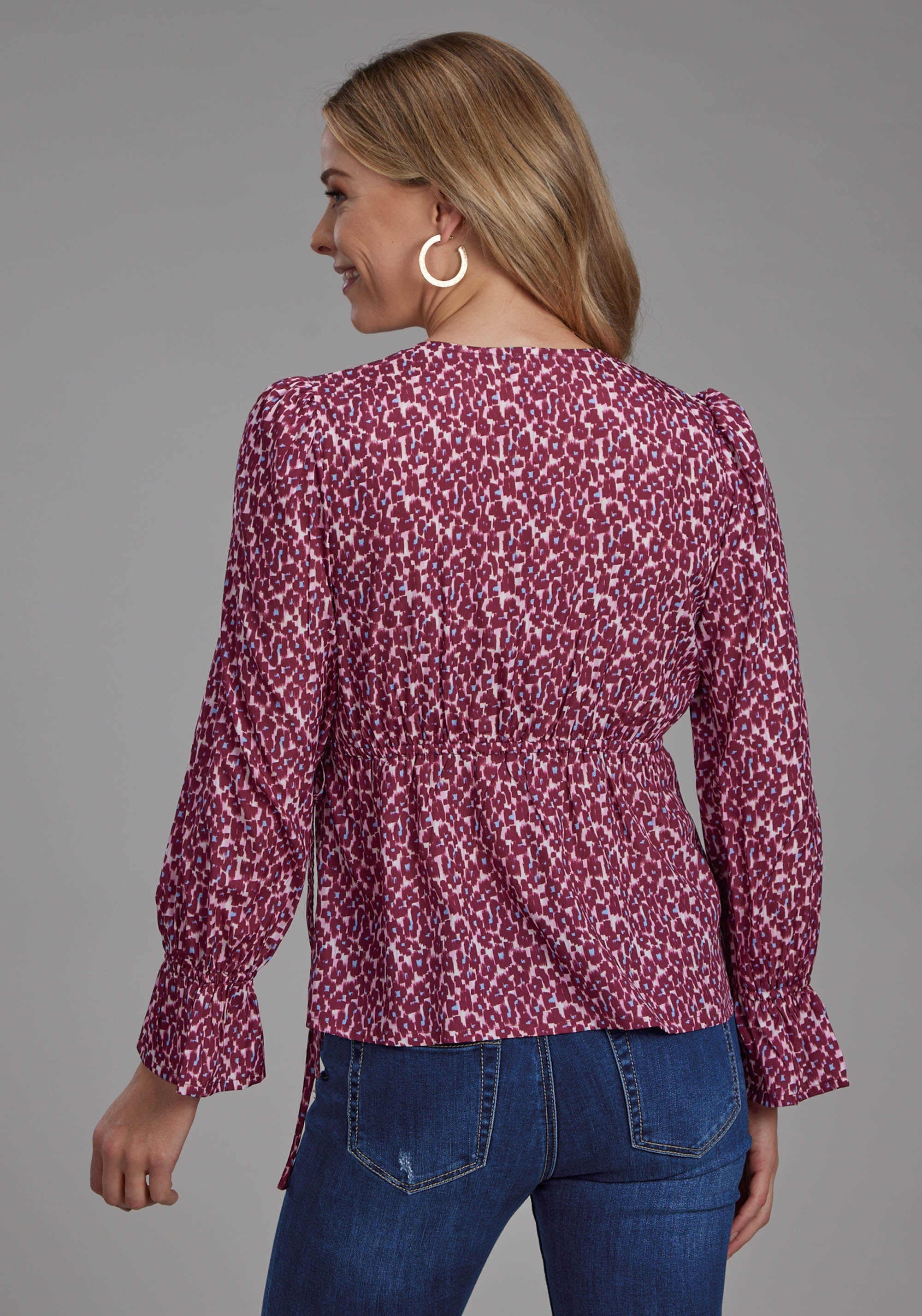 Roper Womens Leopard Print Poly Crepe Long Sleeve Pullover Western Shirt