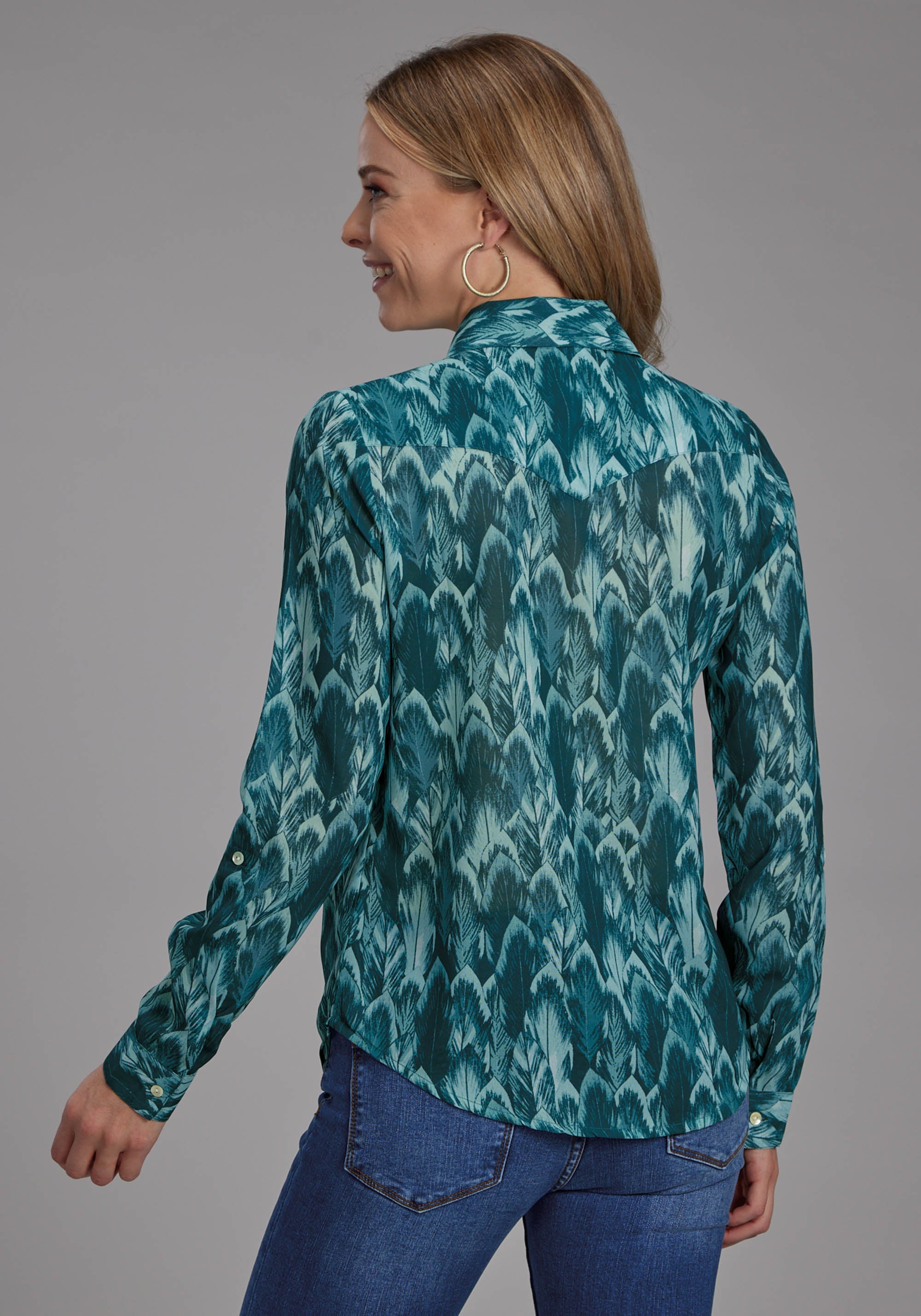 Roper Womens Teal Feather Print Georgette Long Sleeve Button Western Shirt
