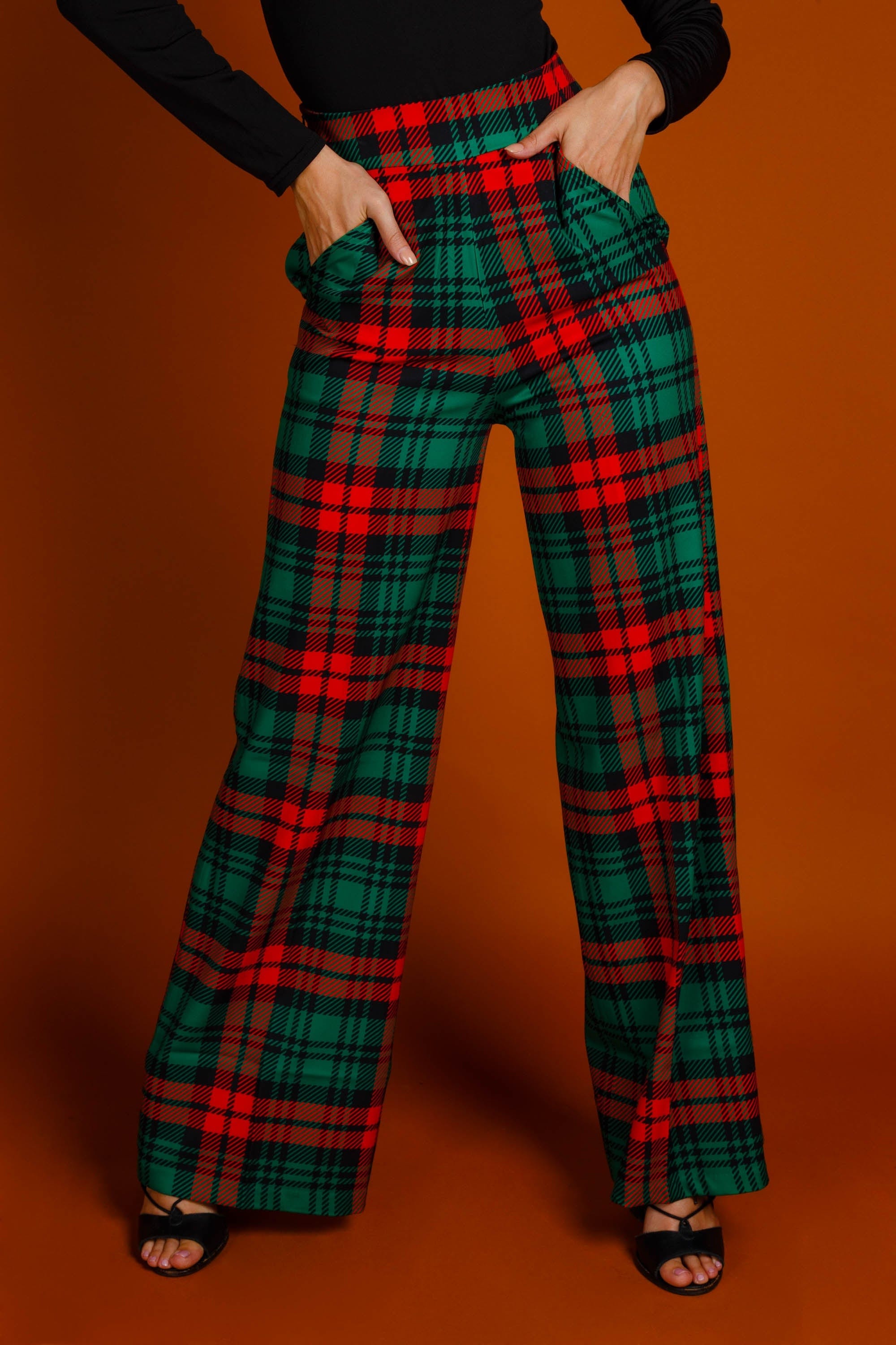 The Lincoln Log Love Lady | Women's Green Plaid Christmas Pants - Shinesty