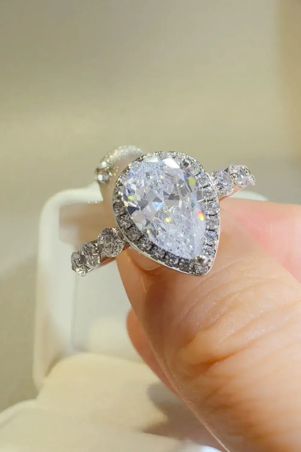 2 Carat Moissanite 925 Sterling Silver Ring - Trendsi - Flyclothing LLC