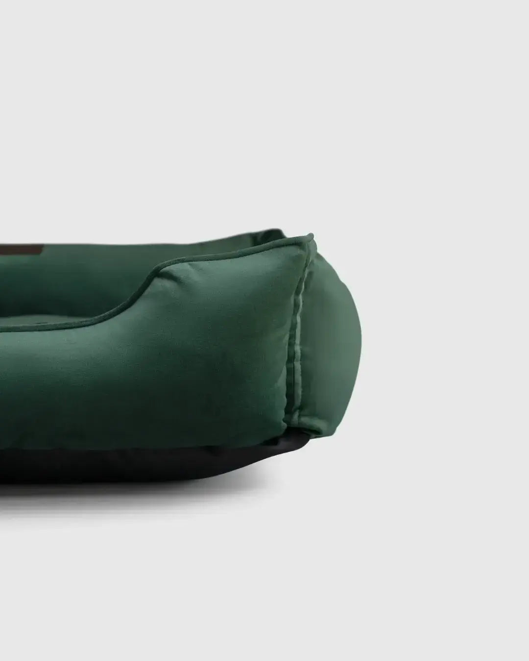 Chester & Lee | Classic Velvet Sleeper Dog Bed Green - Chester & Lee - Flyclothing LLC