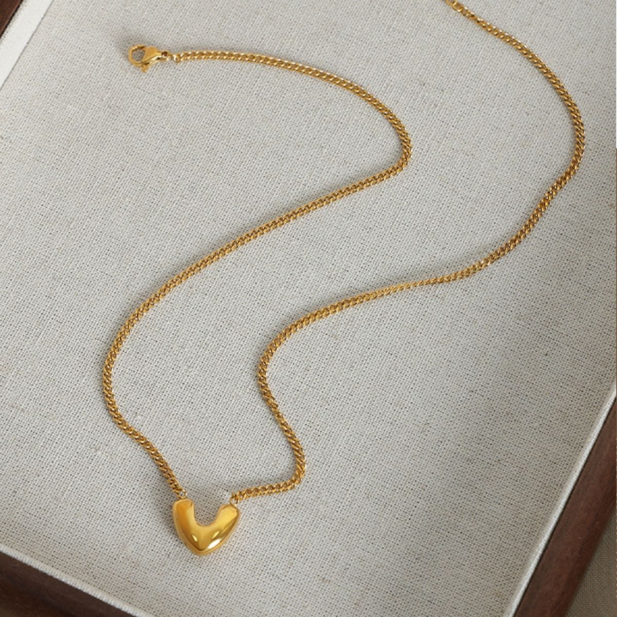 Gold-Plated Heart Pendant Necklace - Trendsi