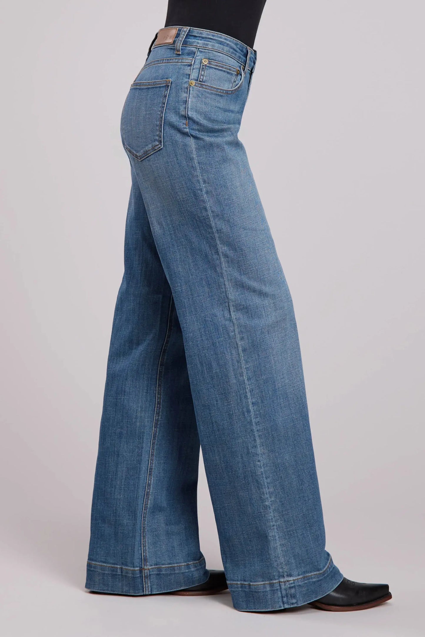 Womens Jeans Button Med Wash Plain Back Pkt W/ Seams Western Jeans - Tin Haul - Flyclothing LLC